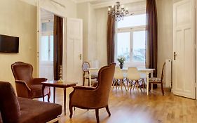 4Br , 3Bhr With Ac At The Opera