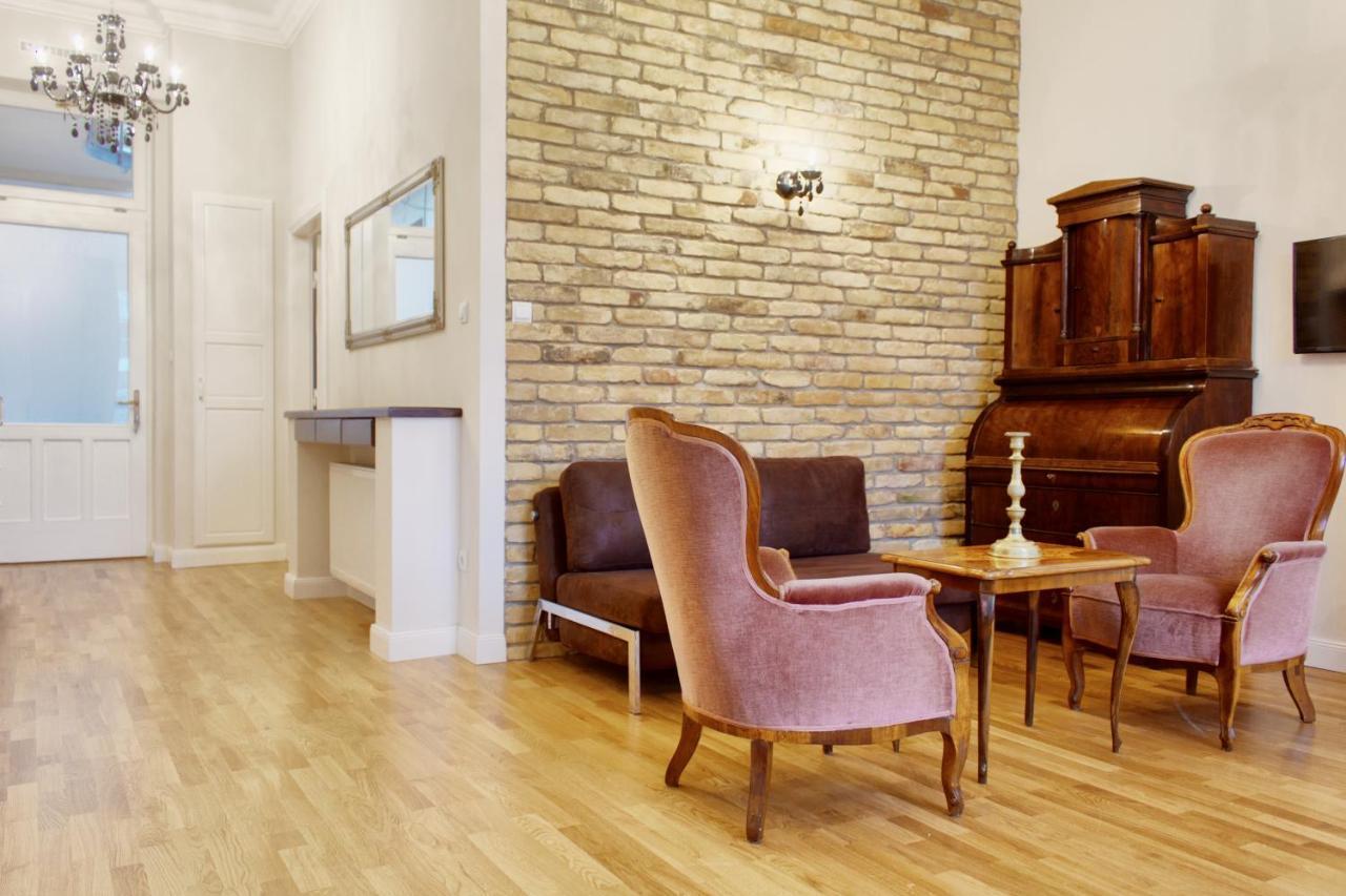Appartamento 4Br , 3Bhr With Ac At The Opera Budapest Esterno foto