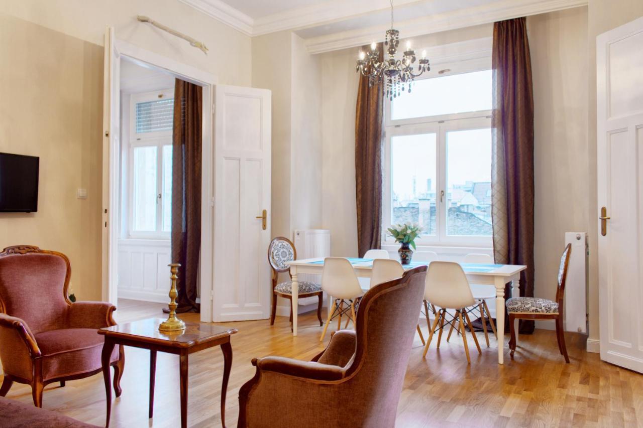 Appartamento 4Br , 3Bhr With Ac At The Opera Budapest Esterno foto
